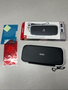 NWT Nintendo Black and white Switch Travel Case with Screen Protector Set
